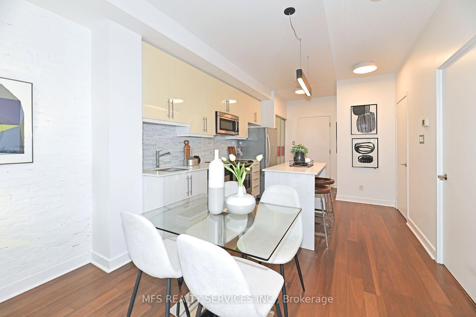 Listing Image 5