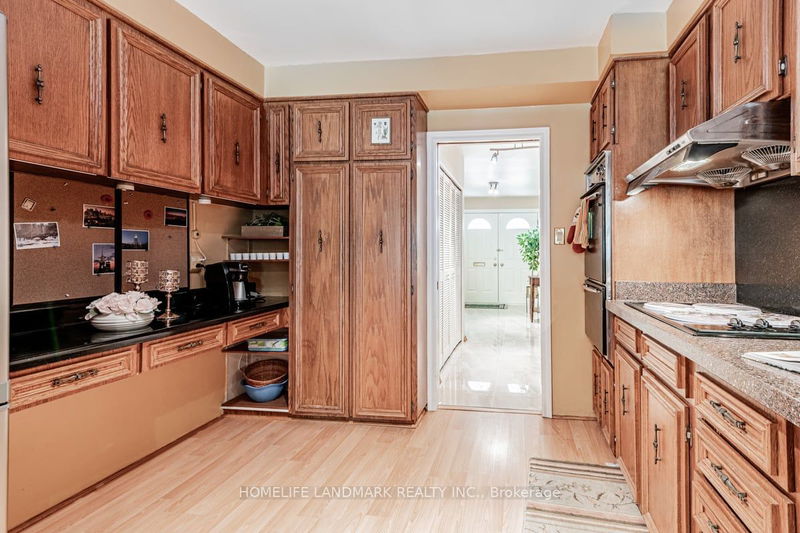 34 Elfindale Cres  Toronto, M2J 1B5 | Image 13