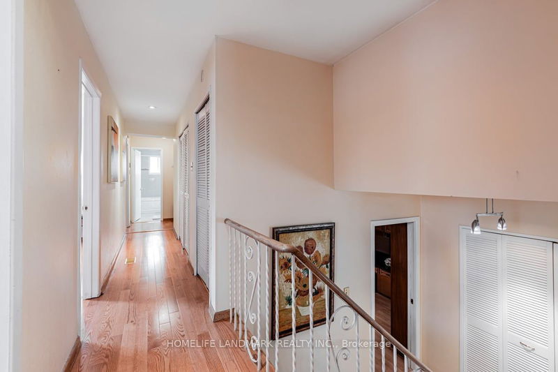 34 Elfindale Cres  Toronto, M2J 1B5 | Image 16