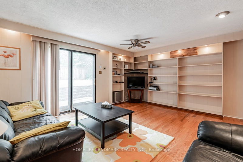 34 Elfindale Cres  Toronto, M2J 1B5 | Image 25