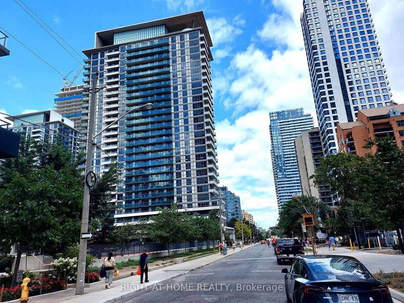 home for sale on 1422-70 Roehampton Avenue