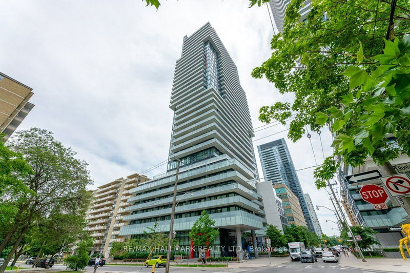 home for sale on 910-185 Roehampton Avenue
