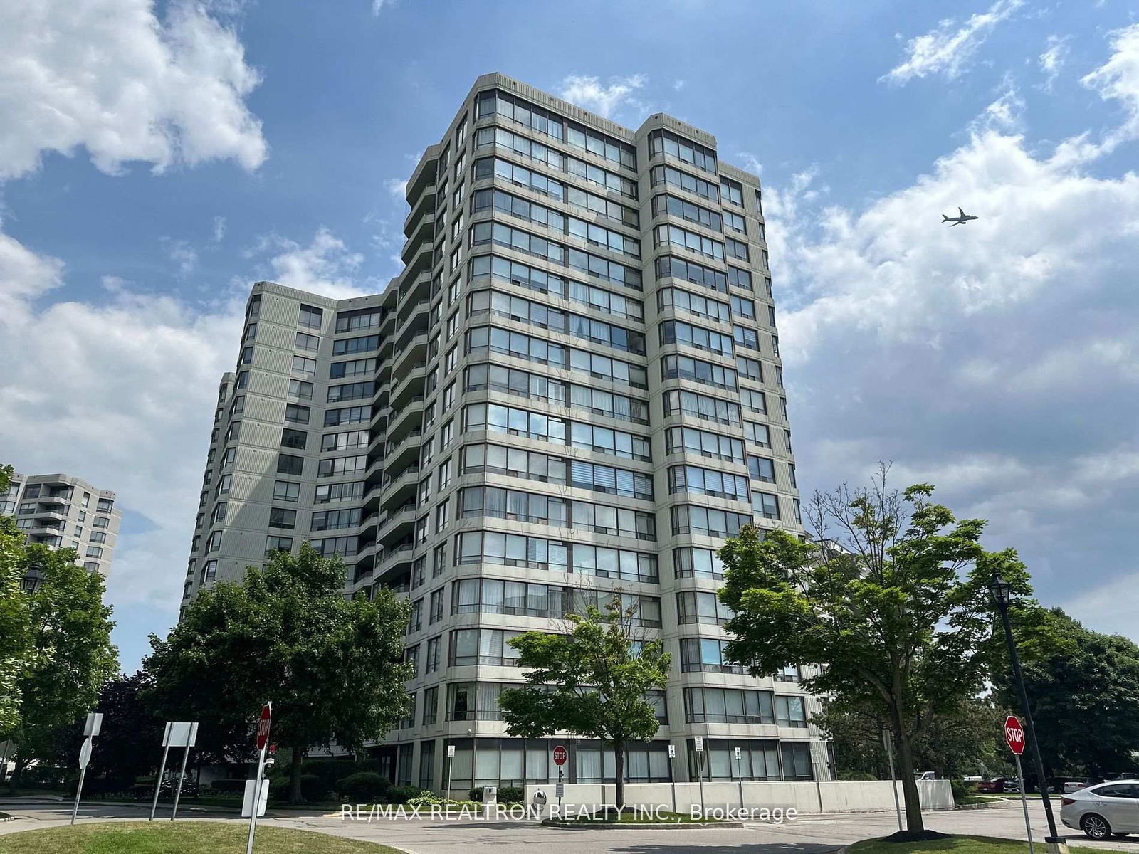 Condo sold at 802-1121 Steeles Avenue, Toronto, Westminster-Branson, M2R 2W7 - MLS: C9045984