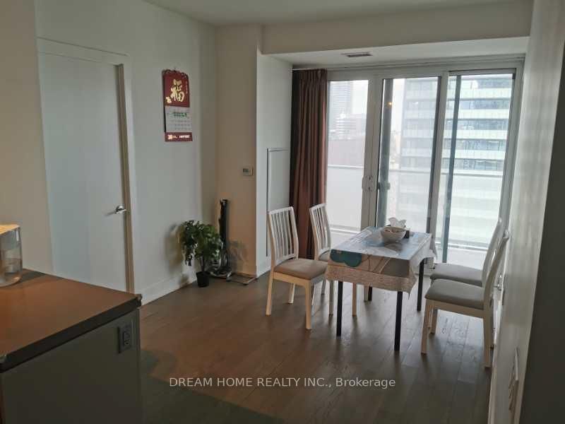 3303 - 7 Grenville St, Toronto, M4Y 0E9 | Image 2