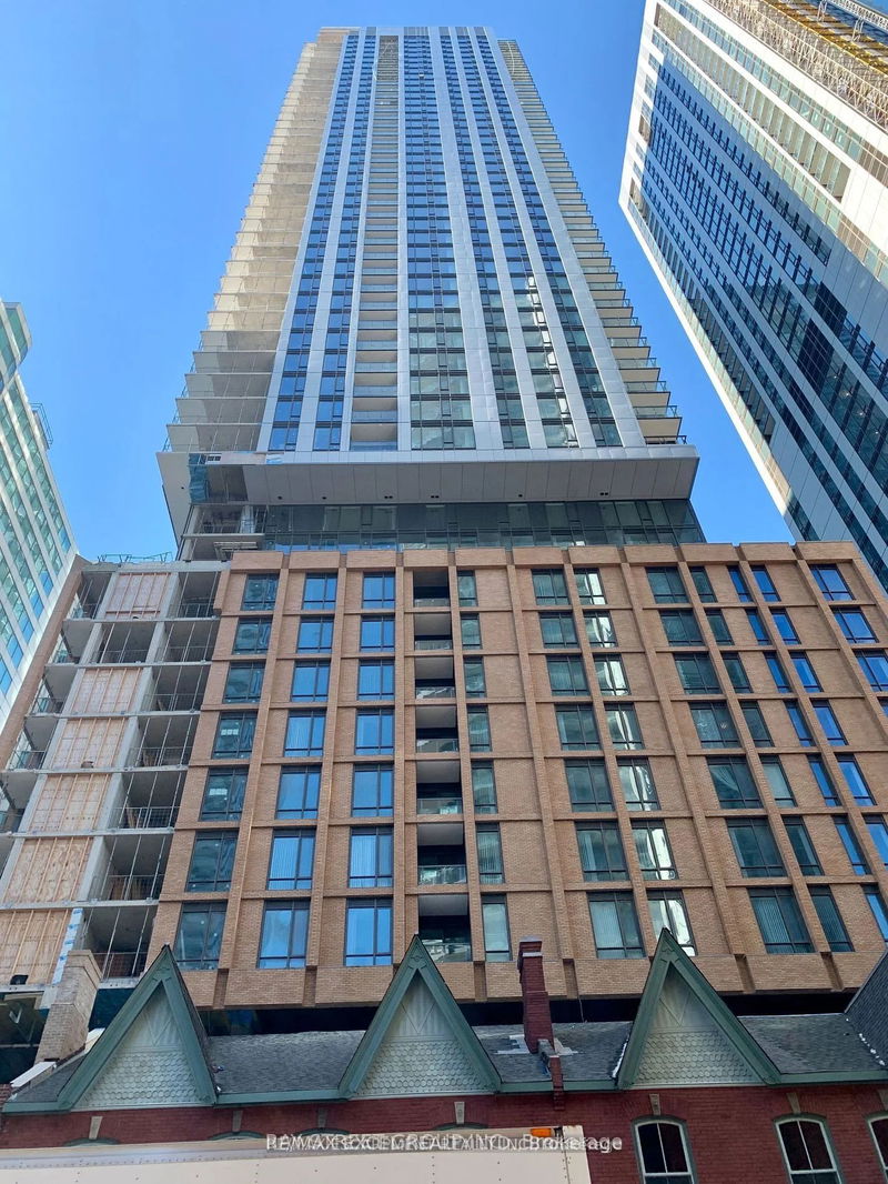 home for lease on 4305-8 Widmer Street