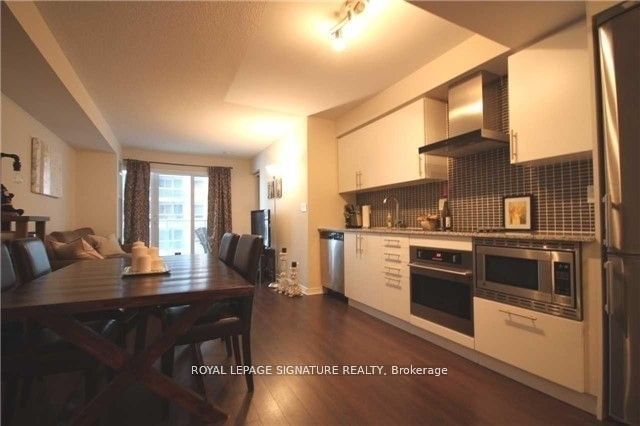 home for lease on 622-352 Front Street W