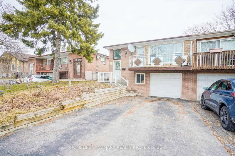 Upper - 225 Pineway Blvd, Toronto, M2H 1B5 | Image 2