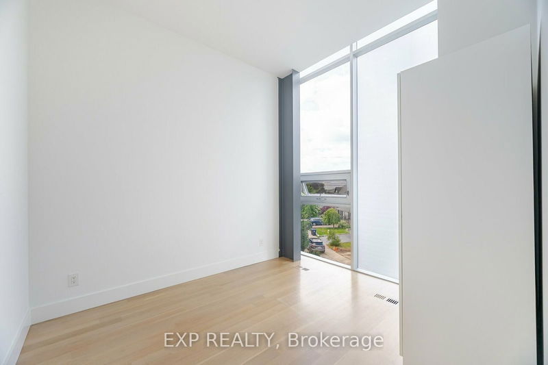 561 Arlington Ave  Toronto, M6C 3A6 | Image 23