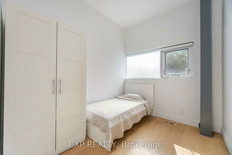 561 Arlington Ave  Toronto, M6C 3A6 | Image 25