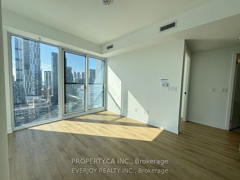 home for lease on 3915-319 Jarvis Street