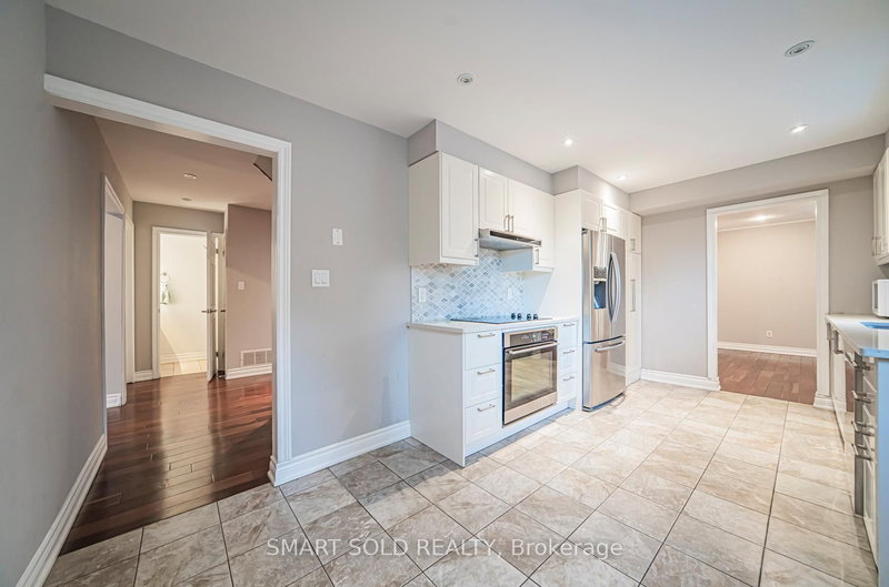 120 Abbeywood Tr, Toronto, M3B 3B5 | Image 2