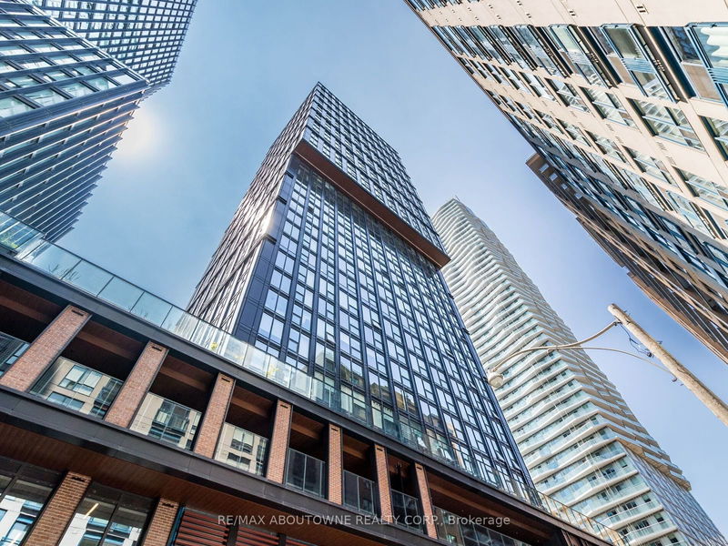 home for lease on 3002-82 Dalhousie Street