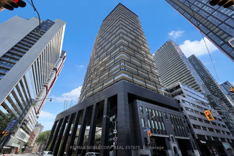 home for lease on 2111-125 Peter Street