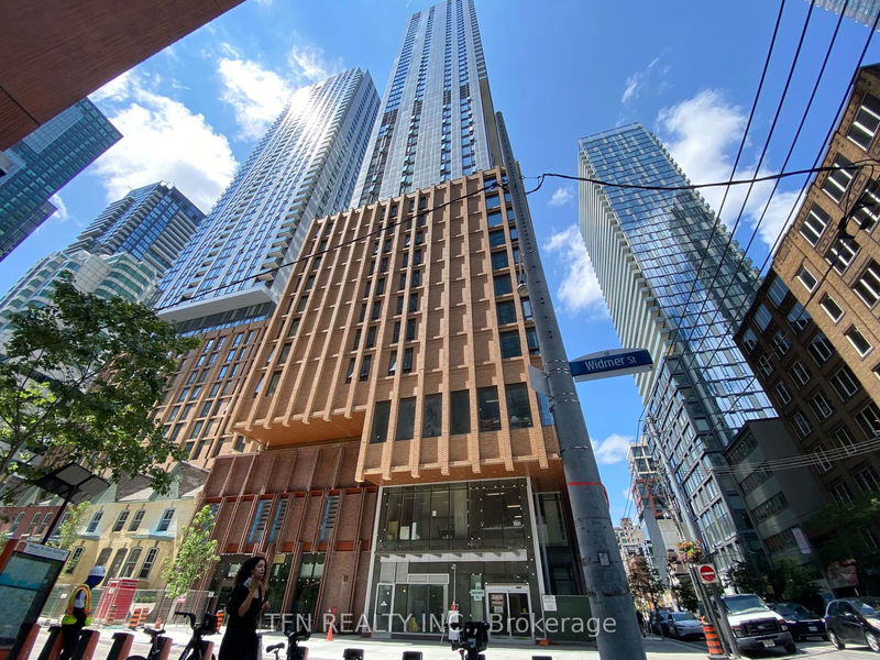 home for lease on 3005-8 Widmer Street