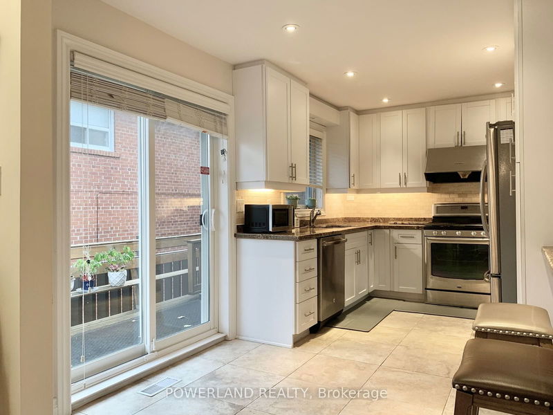 202 Goddard St  Toronto, M3H 5E6 | Image 9