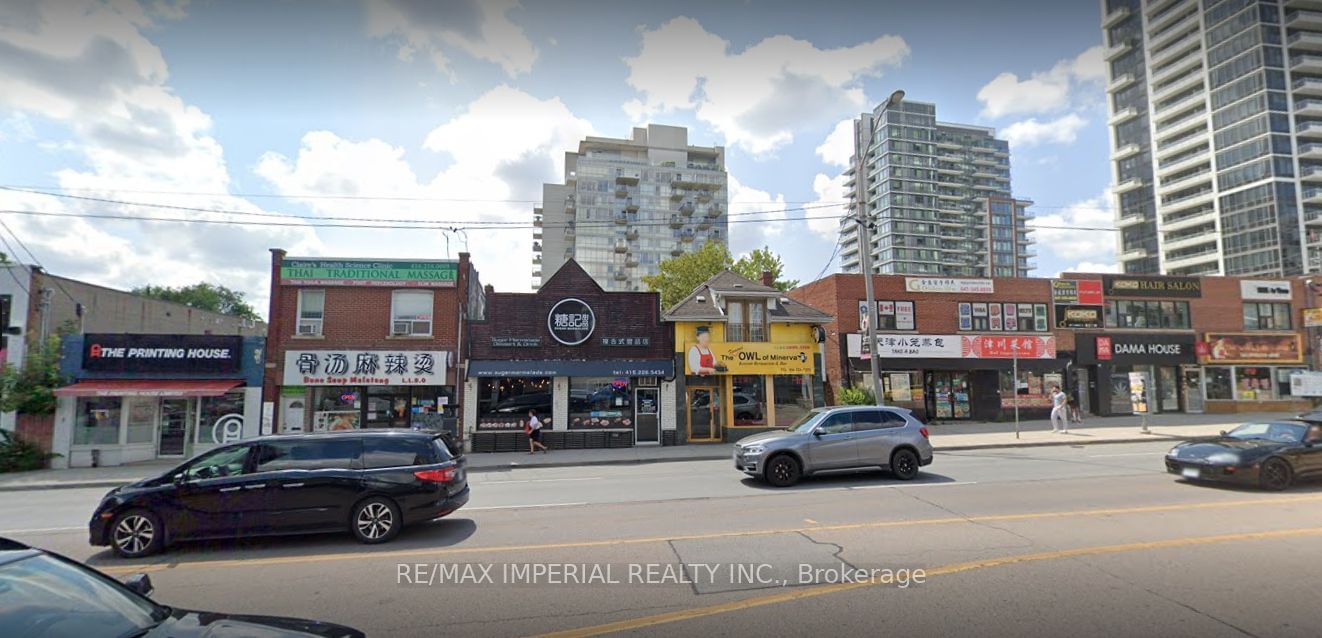 Building in 5322 Yonge Street