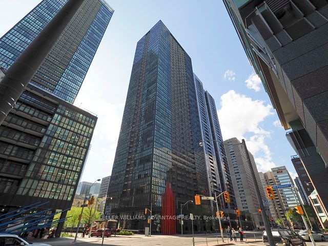 home for lease on 1111-110 Charles Street E
