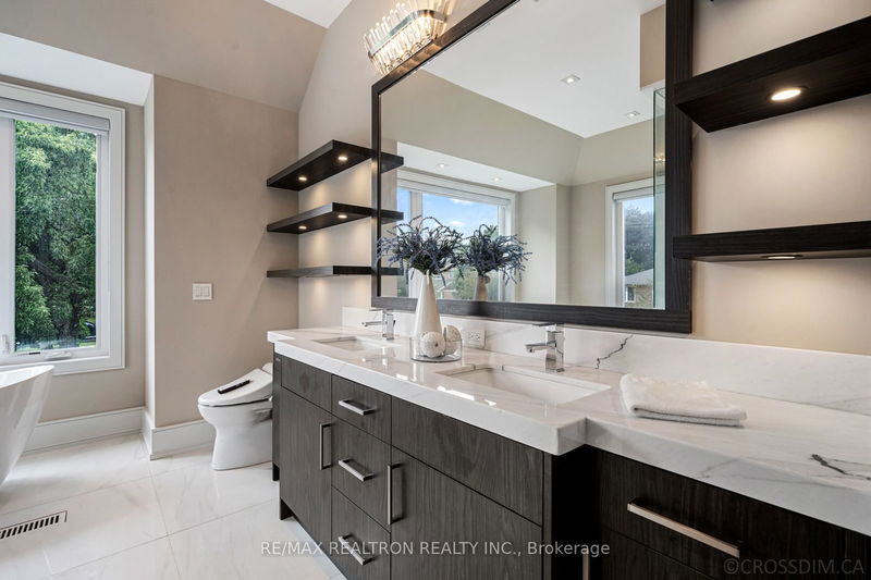 225 Northwood Dr  Toronto, M2M 2K5 | Image 25