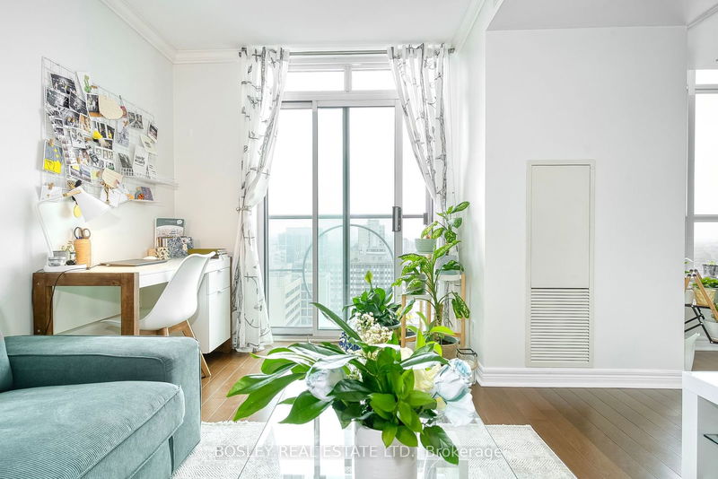 home for sale on 1709-212 Eglinton Avenue E
