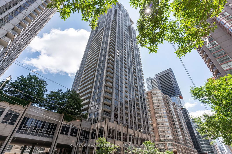 home for lease on 3006-761 Bay Street