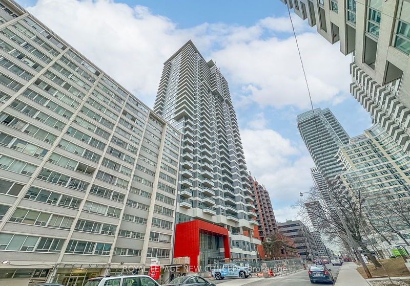 home for lease on 3019-50 Dunfield Avenue