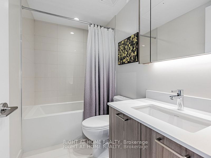  PH10 - 1 Edgewater Dr  Toronto, M5A 0L1 | Image 39