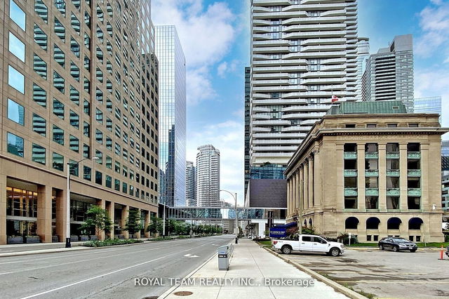 6203 - 88 Harbour Street