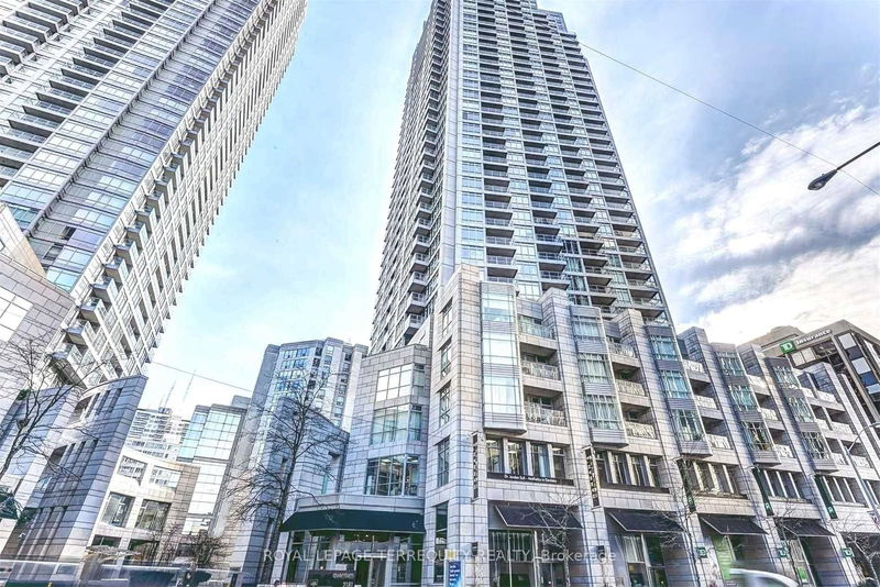 home for sale on 2509-2181 Yonge Street