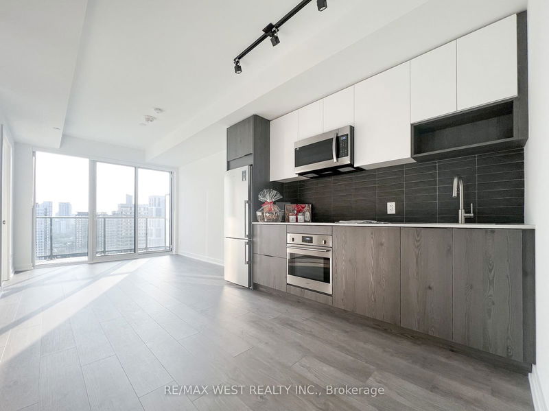 home for lease on 2506-5 Defries Street