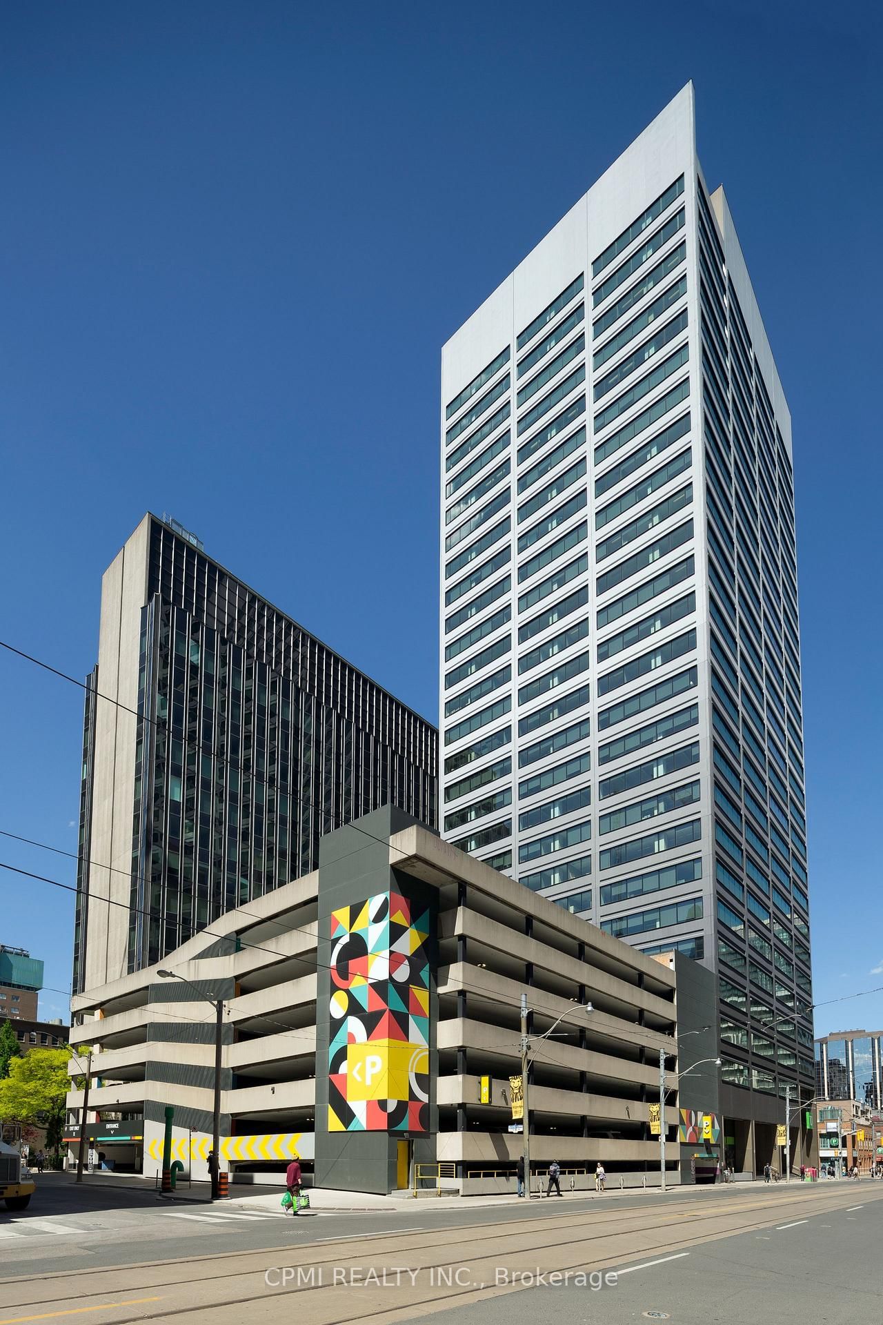 Building at 180 Dundas Street, Toronto, Bay Street Corridor