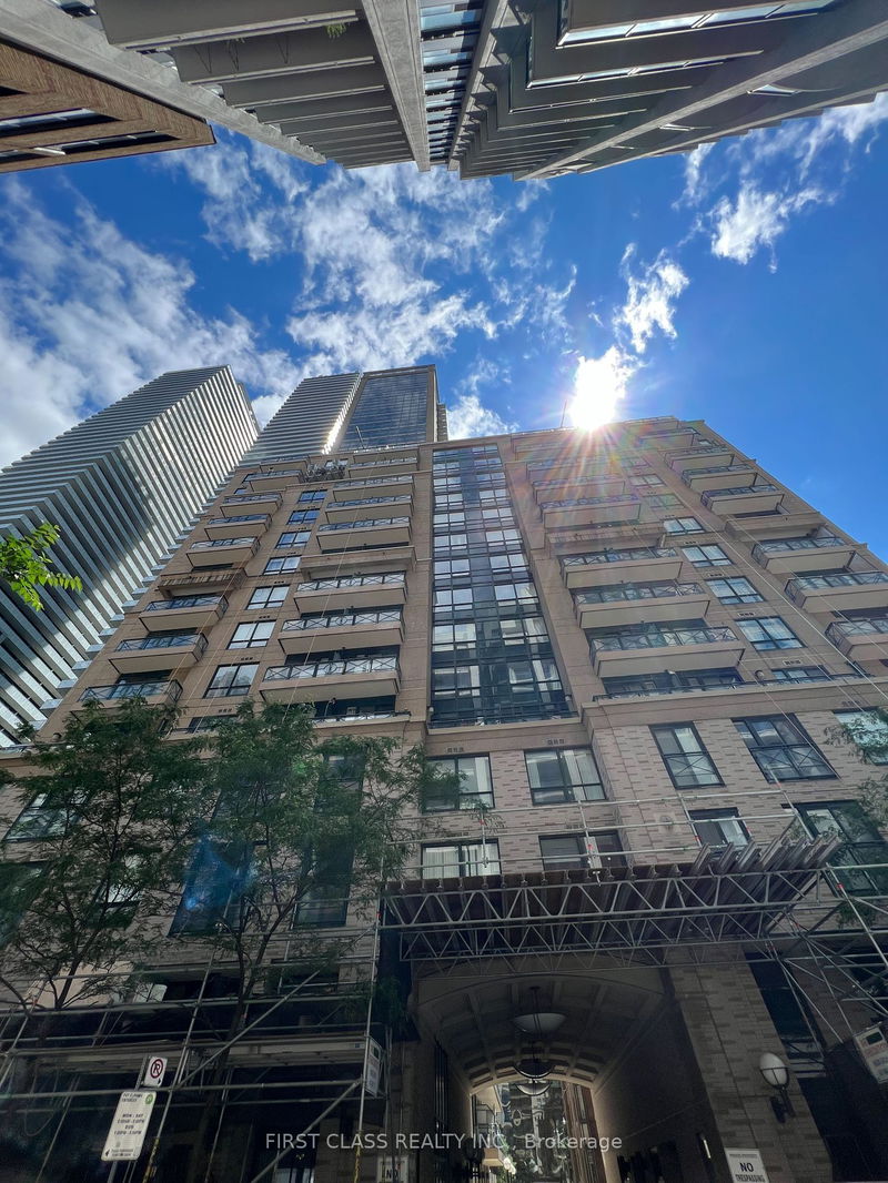 home for lease on 1410-35 Hayden Street