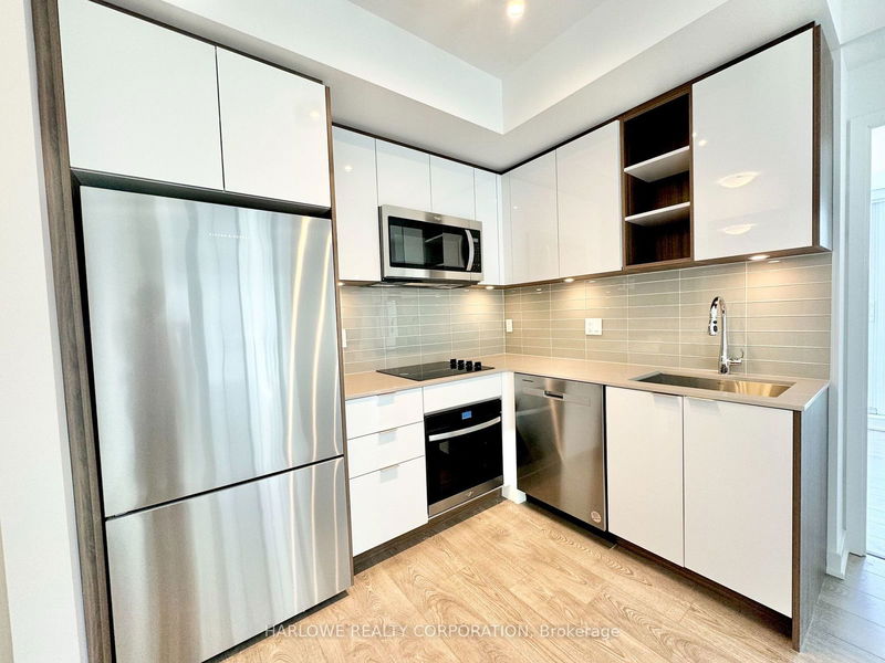 home for lease on 1223-543 Richmond Street W