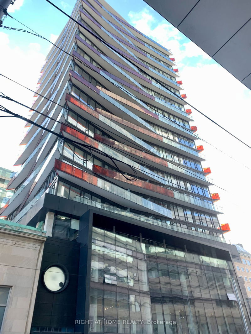 home for lease on 2407-215 Queen Street W