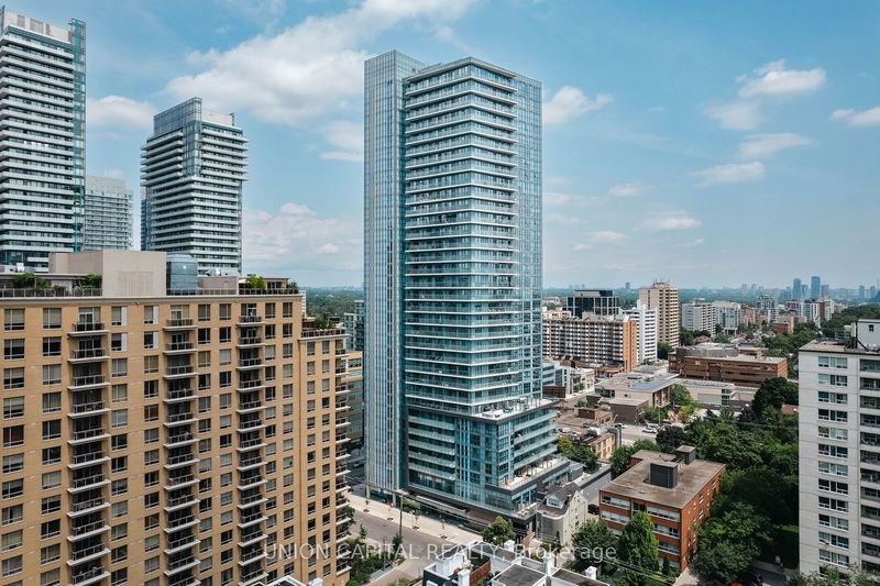 home for lease on 2203-125 Redpath Avenue