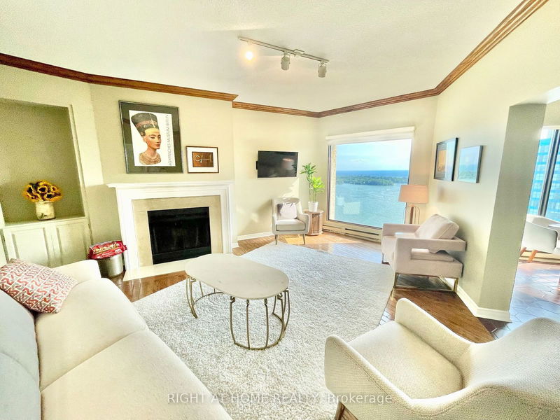 home for sale on 3608-65 Harbour Square
