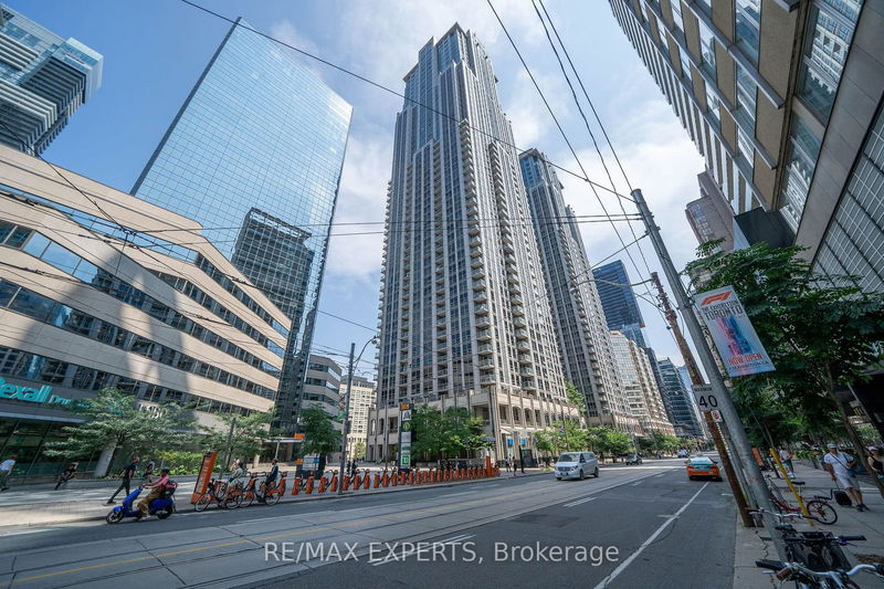 home for lease on 307-763 Bay Street