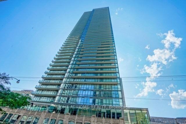 home for lease on 902-832 Bay Street