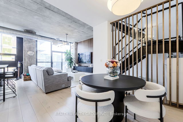 1006 - 60 Bathurst Street