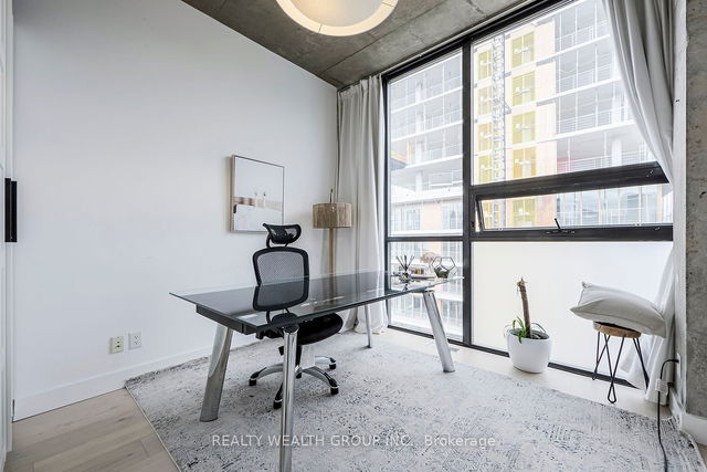 1006 - 60 Bathurst Street