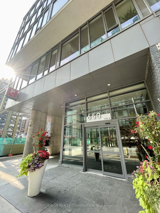 302 - 650 King Street