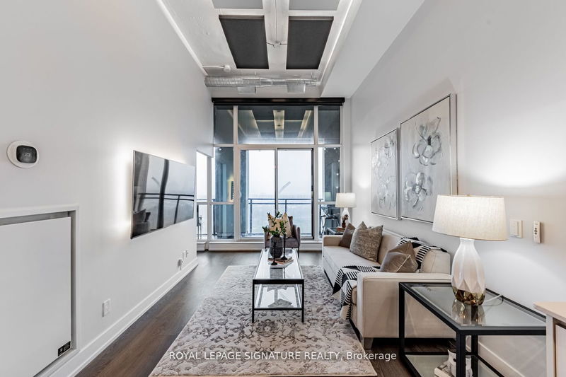 home for sale on 1407-75 The Donway  W