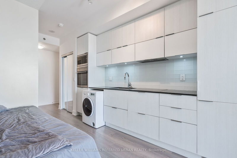 home for lease on 3509-318 Richmond Street W