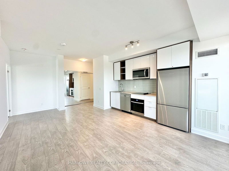 home for lease on 1404-543 Richmond Street W