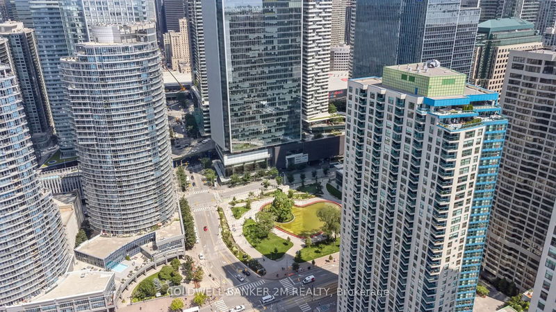  406 - 77 Harbour Sq  Toronto, M5J 2S2 | Image 36