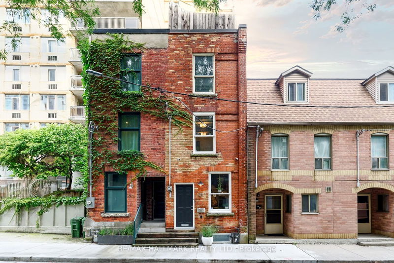 home for sale on 21 St Patricks Square