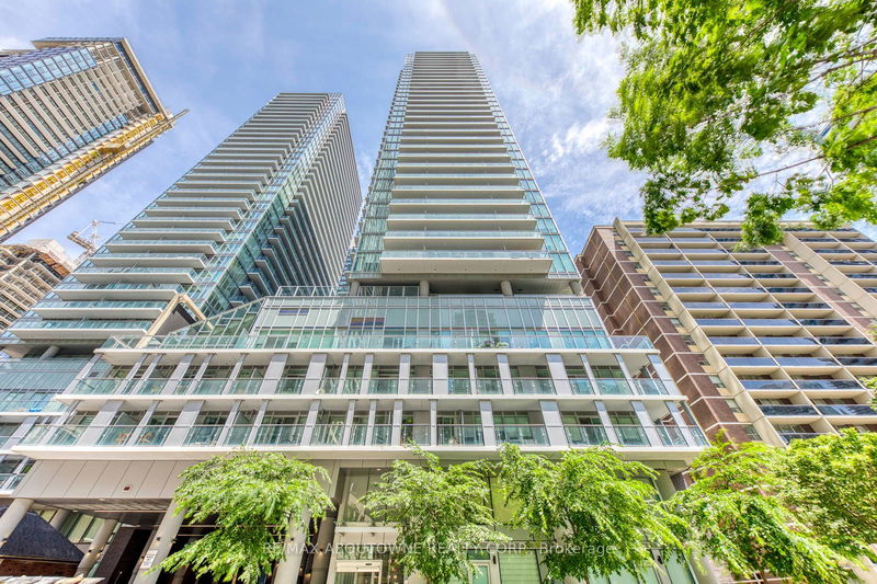 home for lease on 1505-195 Redpath Avenue