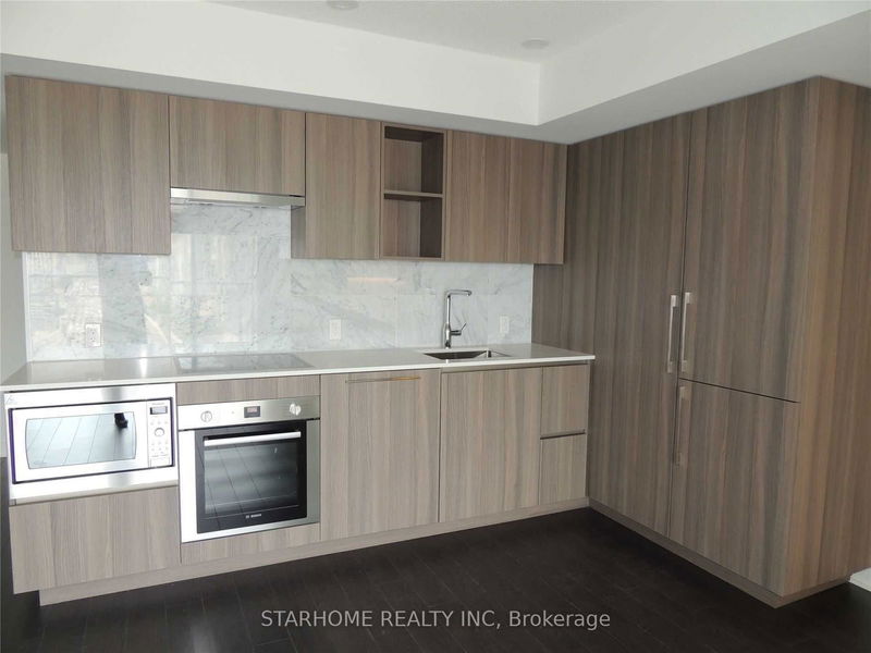 home for lease on 2010-17 Bathurst Street