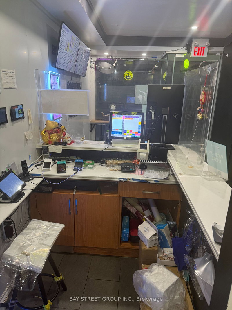 201 Dundas St W, Toronto, M5G 1C8 | Image 3