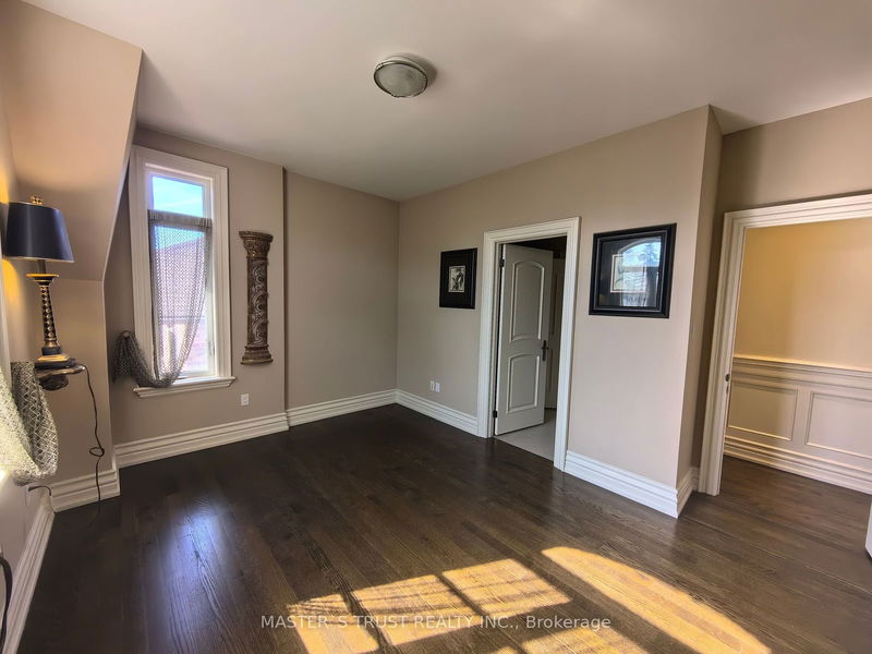 216 Parkview Ave  Toronto, M2N 3Y8 | Image 17