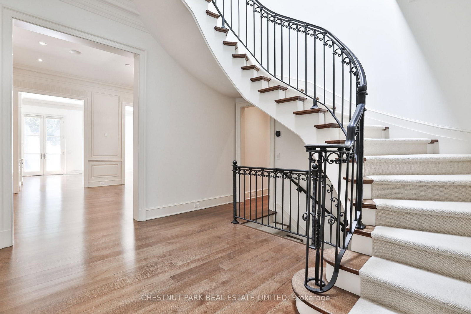 29 Heath Street W - Photo 16